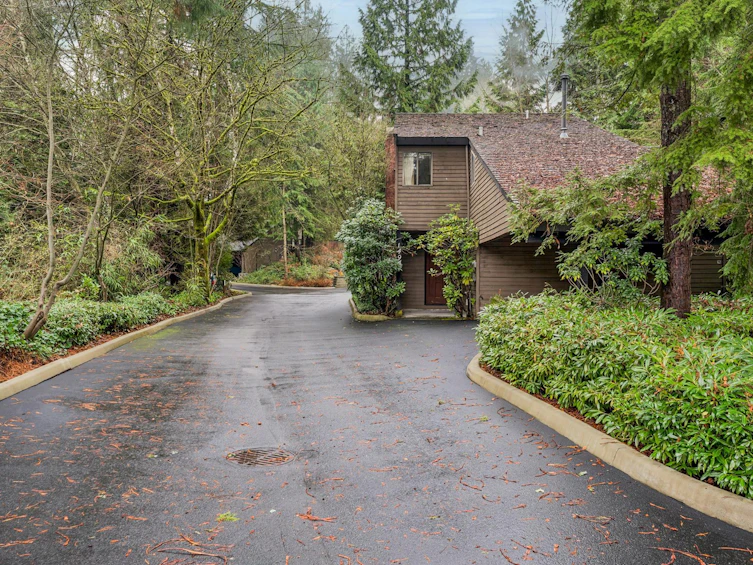 1494 Ross Road, North Vancouver, BC, V7J 1V2 - 39