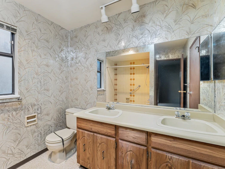 1494 Ross Road, North Vancouver, BC, V7J 1V2 - 24