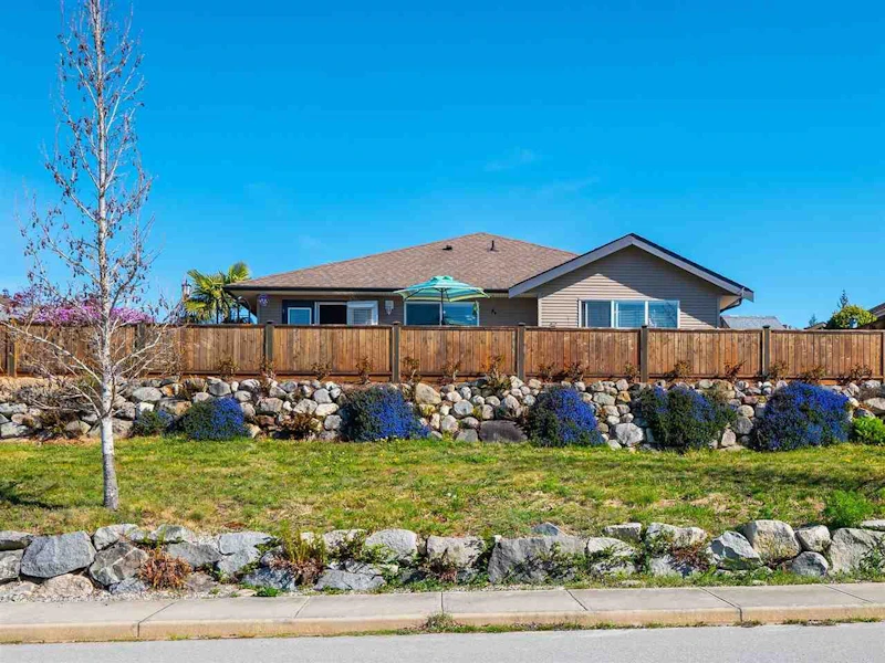 5696 Emily Way, Sechelt BC