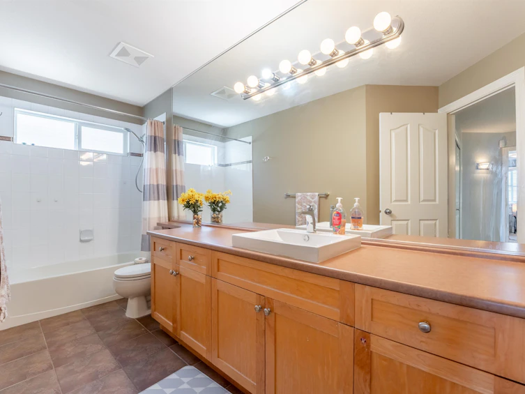 3051 Sienna Court, Coquitlam, BC, V3E 3N7 - 31