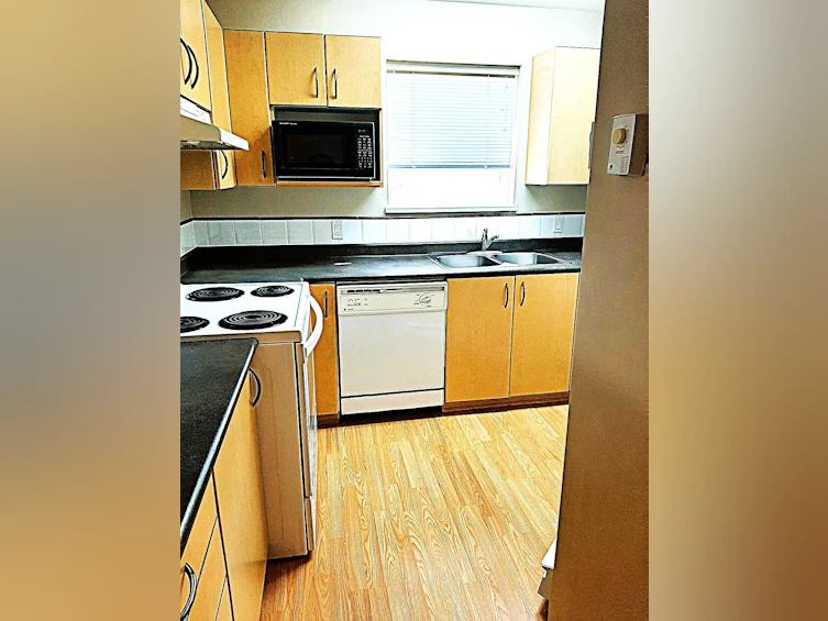 301-20200 56 Avenue, Langley, BC, V3A 8S1 - 4
