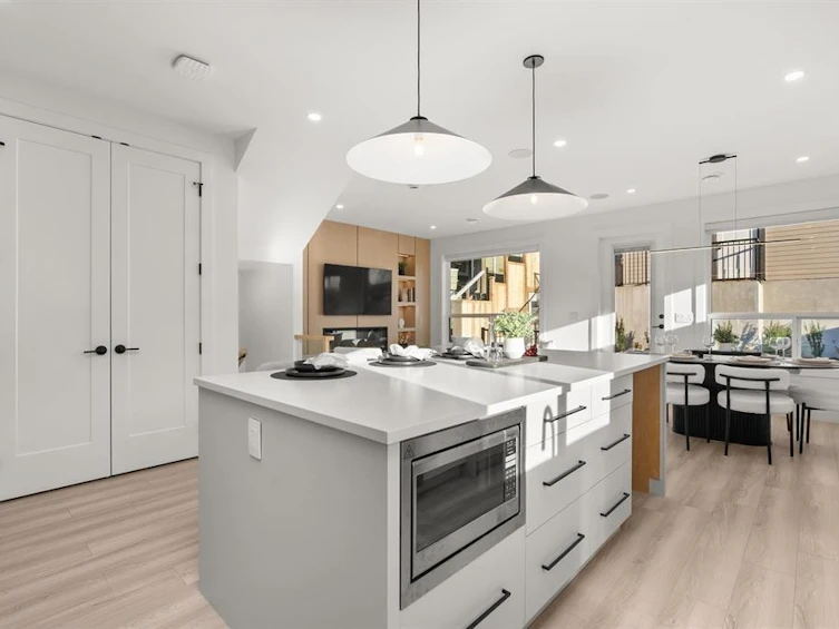 9300 Ebor Road, Delta, BC, V4C 4R3 - 9