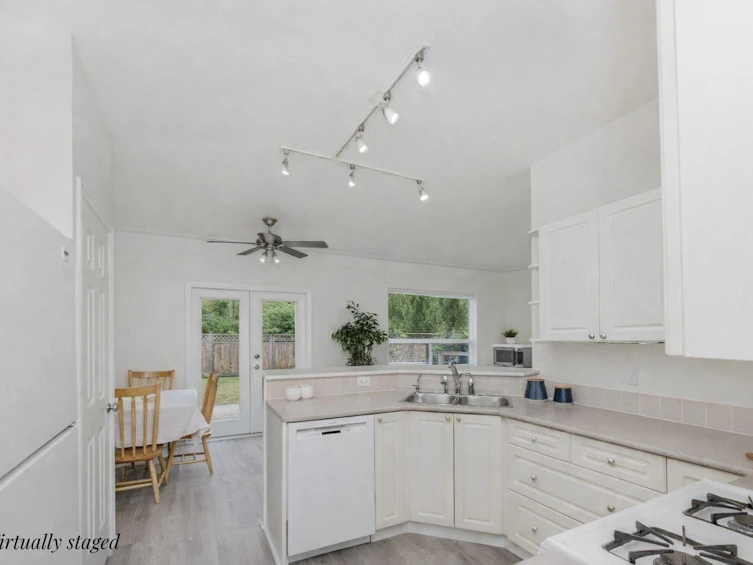 6307 Homestead Avenue, Sechelt, BC, V7Z 0M6 - 10