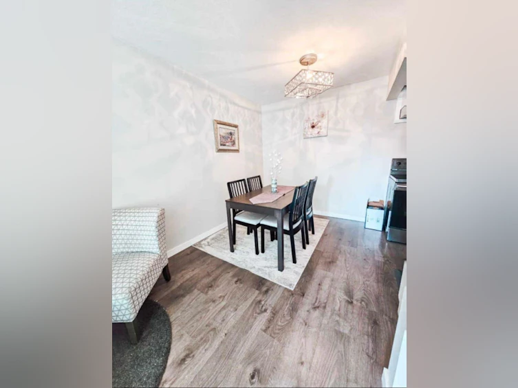 206-10438 148 Street, Surrey, BC, V3R 8S9 - 4