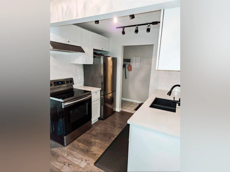 206-10438 148 Street, Surrey, BC, V3R 8S9 - 6