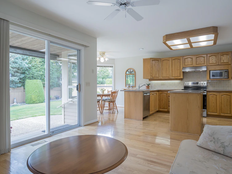 14932 21b Avenue, Surrey, BC, V4A 8Z7 - 14