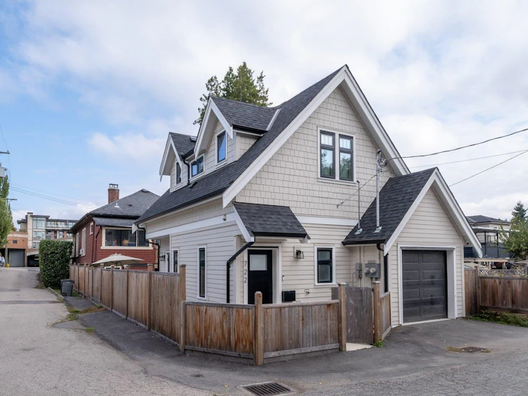 720 E 30th Avenue, Vancouver, BC, V5V 2V9