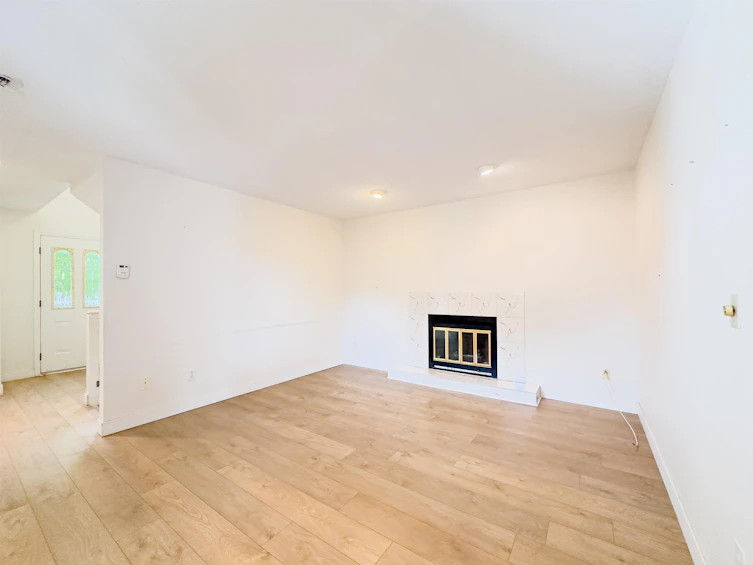 3630 Cambridge Street, Vancouver, BC, V5K 1M6 - 2