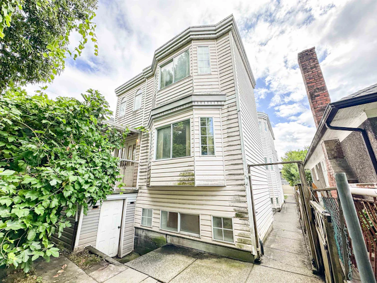 3630 Cambridge Street, Vancouver, BC, V5K 1M6 - 31