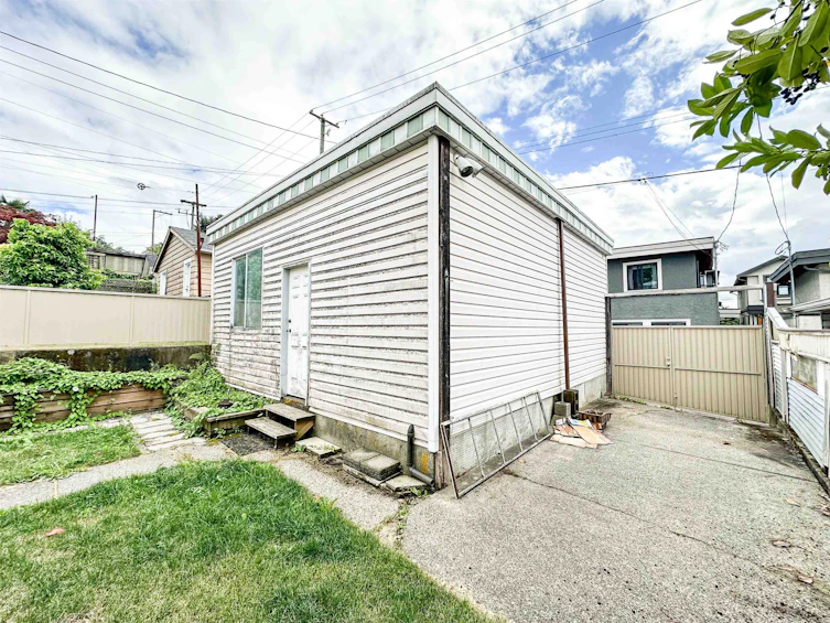 3630 Cambridge Street, Vancouver, BC, V5K 1M6 - 34