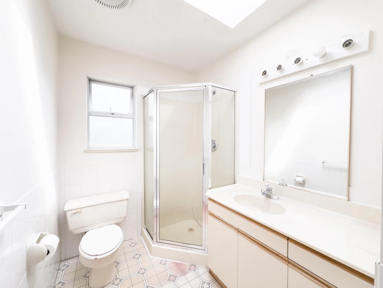 3630 Cambridge Street, Vancouver, BC, V5K 1M6 - 24
