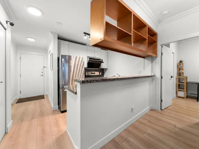 1805-928 Richards Street - 4