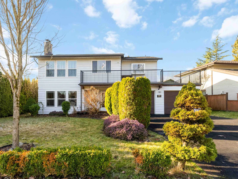 9113 145a Street, Surrey BC V3R 7L6