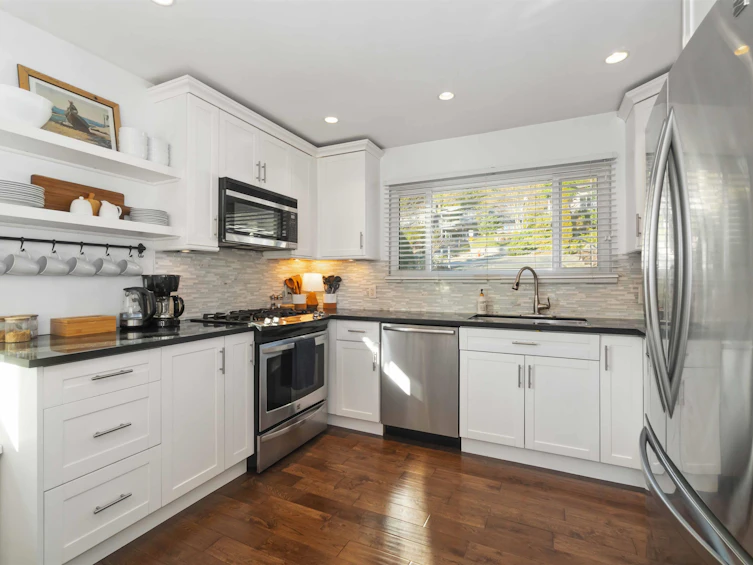 351 Dartmoor Drive, Coquitlam, BC, V3K 5R6 - 9