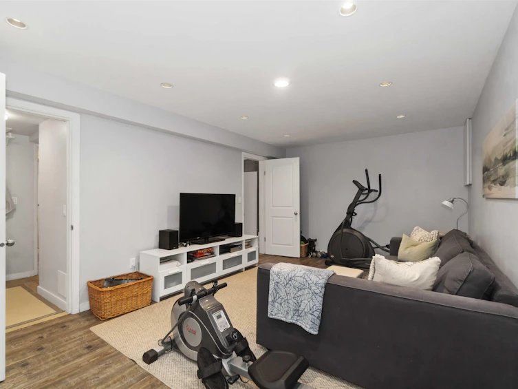 351 Dartmoor Drive, Coquitlam, BC, V3K 5R6 - 20
