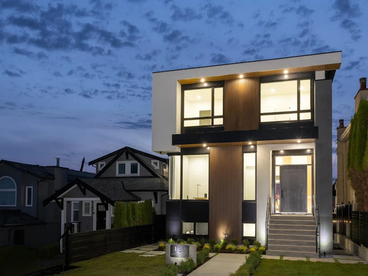 131 Grosvenor Avenue, Burnaby, BC, V5B 3N7 - 2
