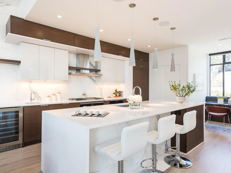 107 N Hythe Avenue, Burnaby, BC, V5B 1G3 - 5