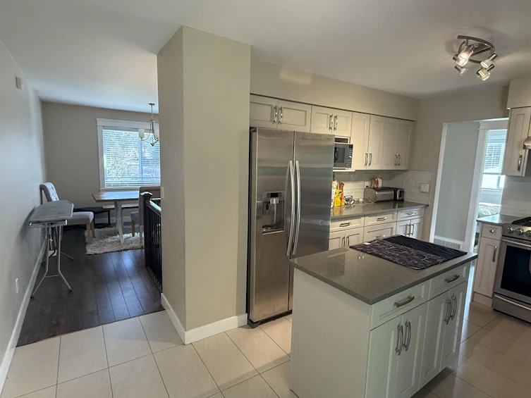 9043 155 Street, Surrey, BC, V3R 8W3 - 9