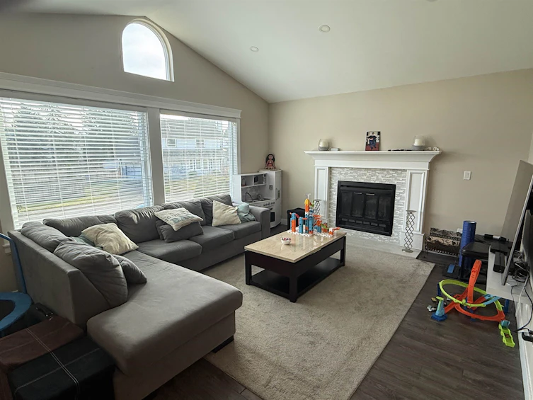 9043 155 Street, Surrey, BC, V3R 8W3 - 3