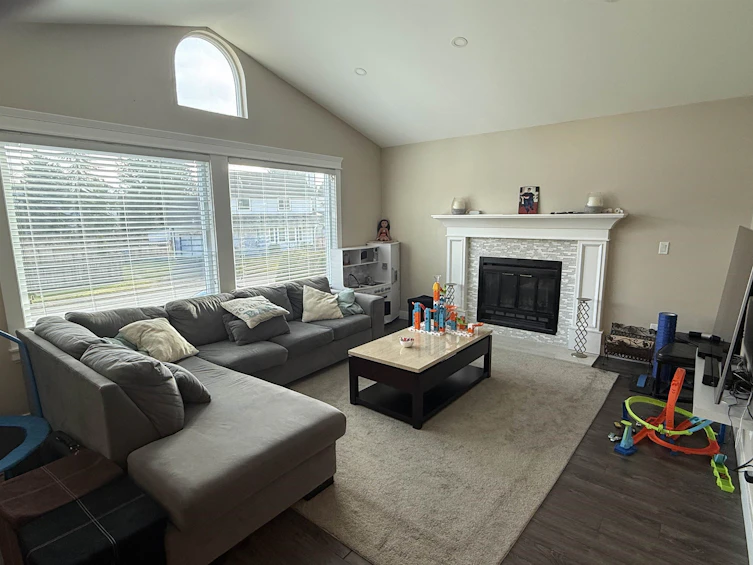 9043 155 Street, Surrey, BC, V3R 8W3 - 2