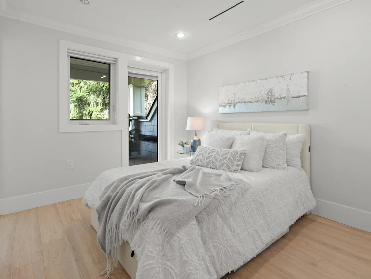 2377 W 7th Avenue, Vancouver, BC, V6K 1Y4 - 12