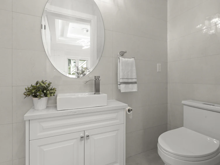 2377 W 7th Avenue, Vancouver, BC, V6K 1Y4 - 9