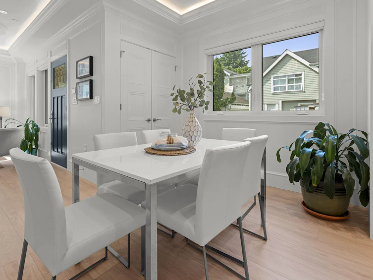 2377 W 7th Avenue, Vancouver, BC, V6K 1Y4 - 3