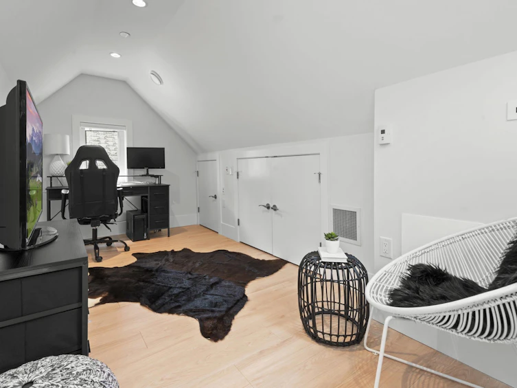 2377 W 7th Avenue, Vancouver, BC, V6K 1Y4 - 25