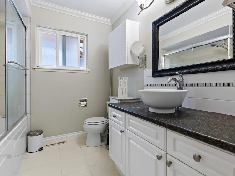 1310 Parker Street, Surrey, BC, V4B 4S3 - 12