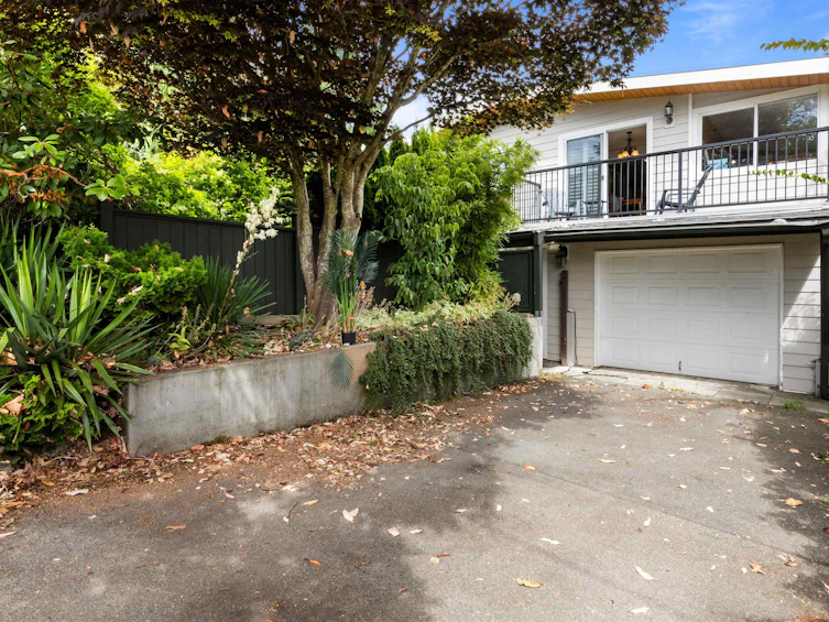 1310 Parker Street, Surrey, BC, V4B 4S3 - 2