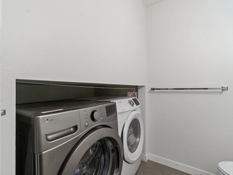 3529 Napier Street, Vancouver, BC, V5K 2X8 - 32