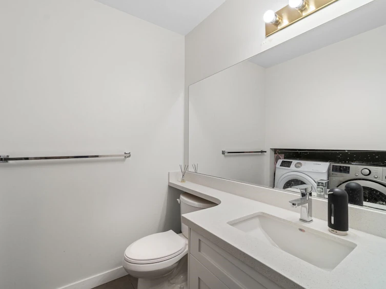 3529 Napier Street, Vancouver, BC, V5K 2X8 - 29