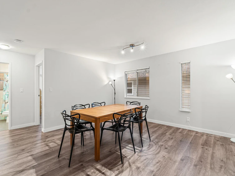 3529 Napier Street, Vancouver, BC, V5K 2X8 - 9