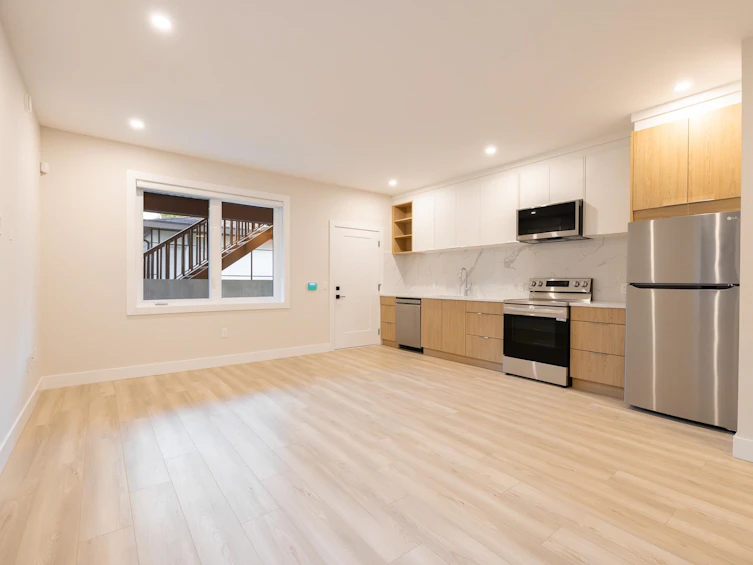 8055 18th Avenue, Burnaby, BC, V3N 1J9 - 27