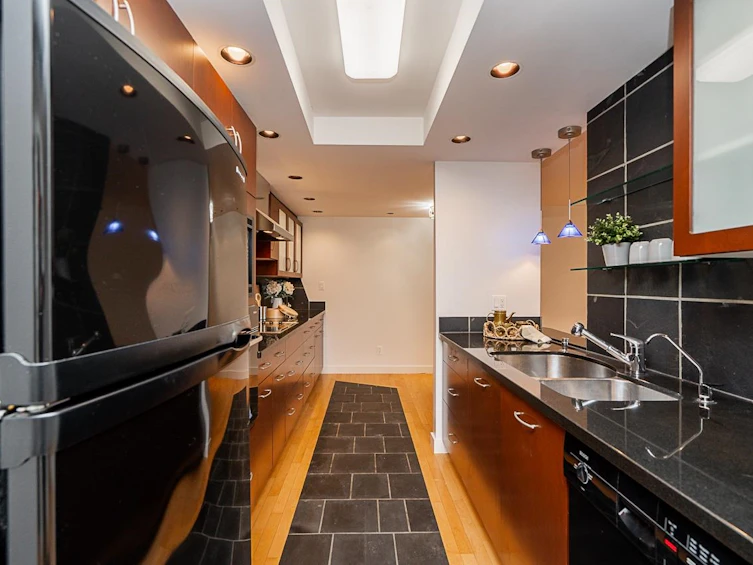 206-333 Wethersfield Drive, Vancouver, BC, V5X 4M9 - 5