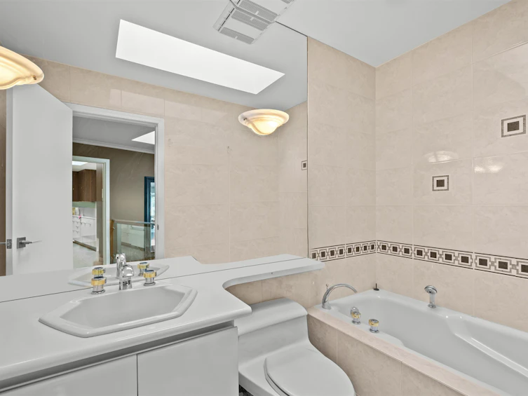 4579 Woodgreen Court, West Vancouver, BC, V7S 2V8 - 14