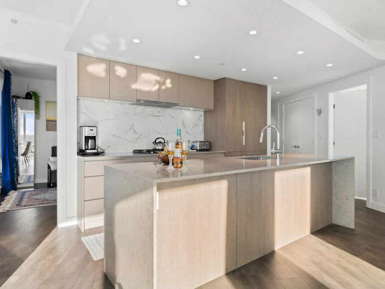 1807-1500 Fern Street, North Vancouver, BC, V7J 0E6 - 9