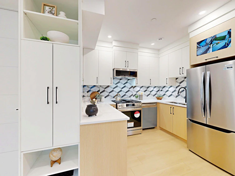 2-3425 Archimedes Street, Vancouver, BC, V5R 4W4 - 8