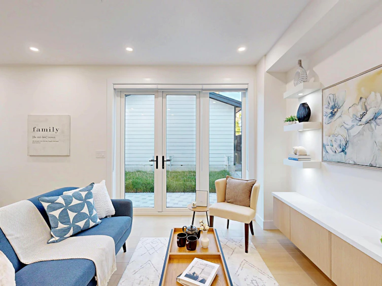 2-3425 Archimedes Street, Vancouver, BC, V5R 4W4 - 2
