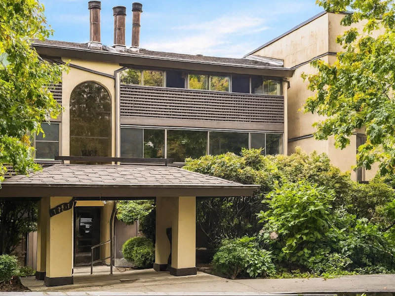 209 - 141 W 13th Street, North Vancouver BC V7M 1N5