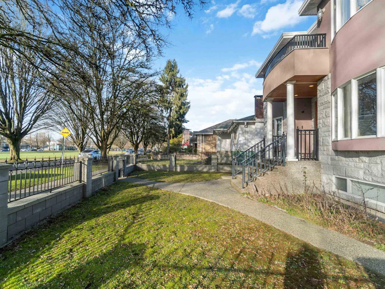 5396 Rhodes Street, Vancouver, BC, V5R 3N8 - 31