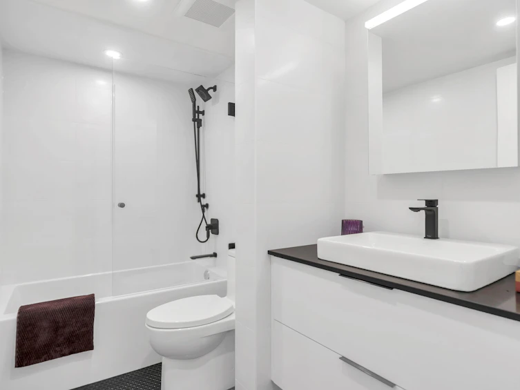 101-2135 Argyle Avenue, West Vancouver, BC, V7V 1A5 - 25