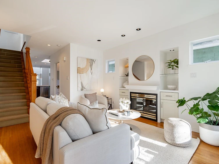 3241 W 6th Avenue, Vancouver, BC, V6K 1X7 - 2