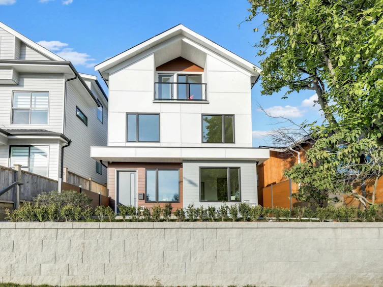 1-3547 E Georgia Street, Vancouver, BC, V5K 2L9 - 2