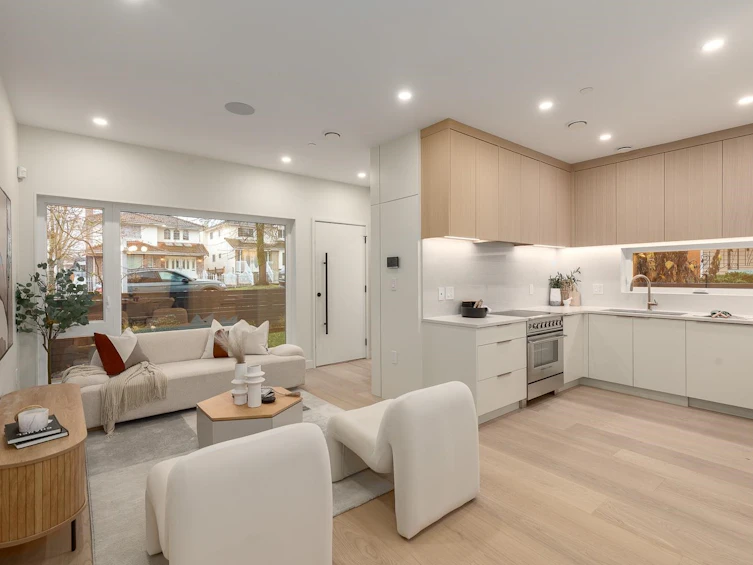 5405 Wales Street, Vancouver, BC, V5R 3M9 - 4