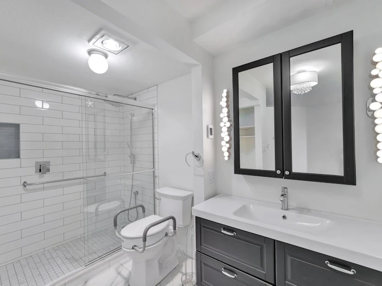 103-22241 Selkirk Avenue, Maple Ridge, BC, V2X 2X4 - 12