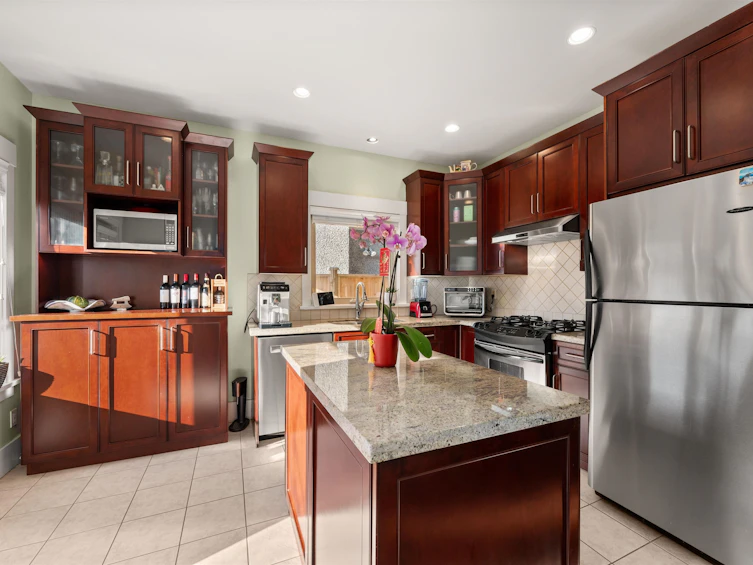 720 W 68th Avenue, Vancouver, BC, V6P 2T9 - 12