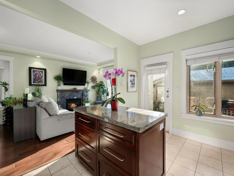 720 W 68th Avenue, Vancouver, BC, V6P 2T9 - 10