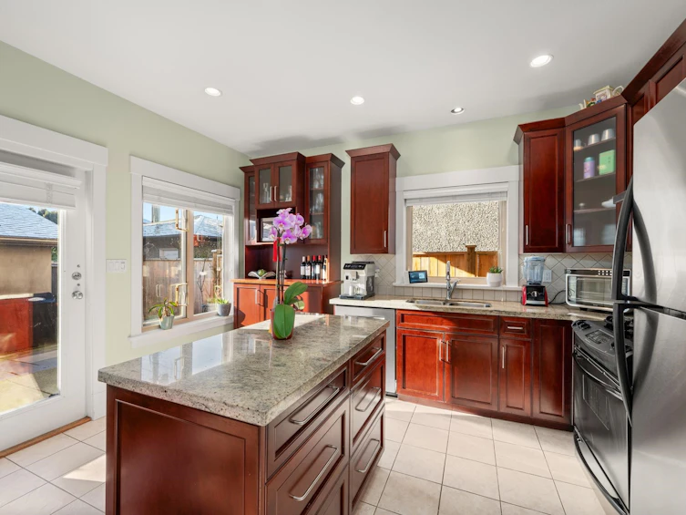 720 W 68th Avenue, Vancouver, BC, V6P 2T9 - 13