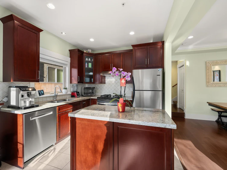 720 W 68th Avenue, Vancouver, BC, V6P 2T9 - 14